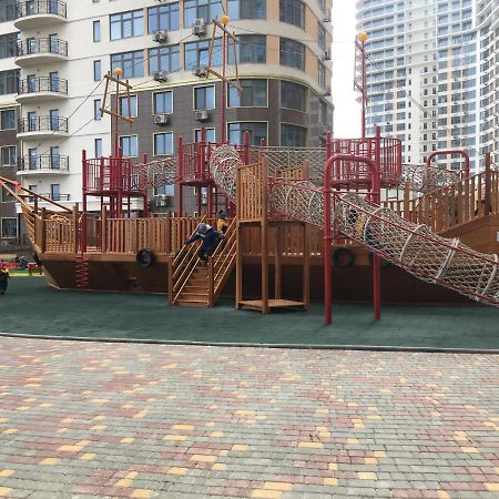Ferienwohnung Аркадия.Новая Квартира В 32 Жемчужине!!! Odessa Exterior foto