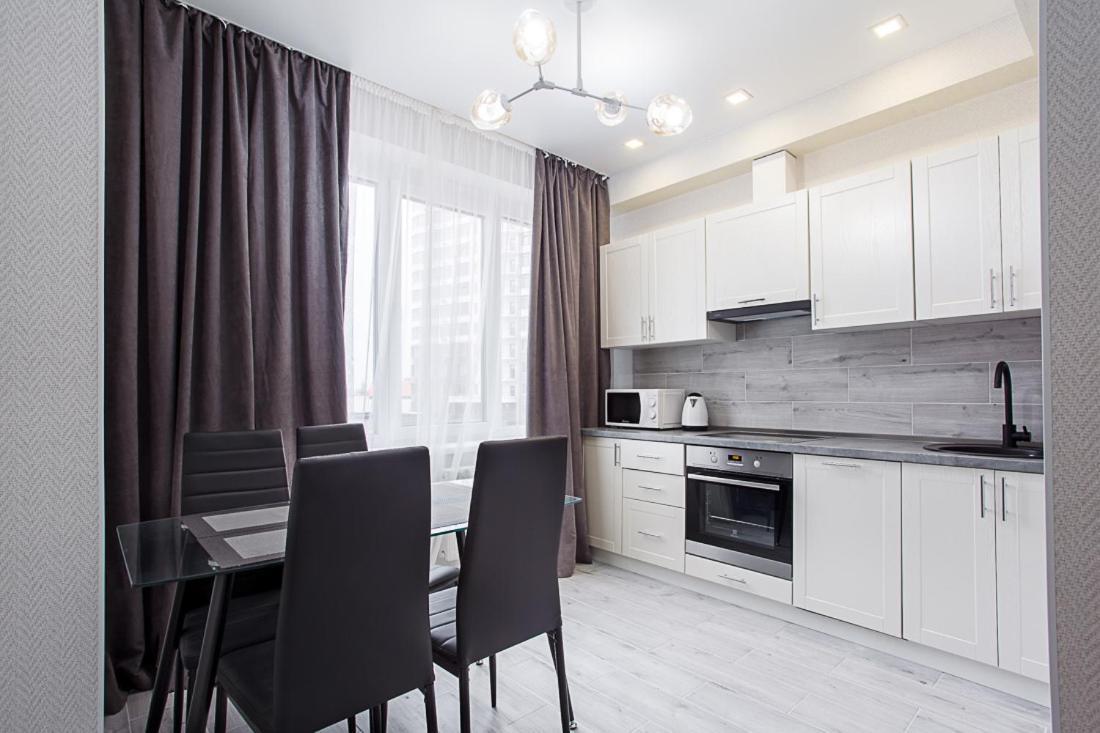 Ferienwohnung Аркадия.Новая Квартира В 32 Жемчужине!!! Odessa Exterior foto