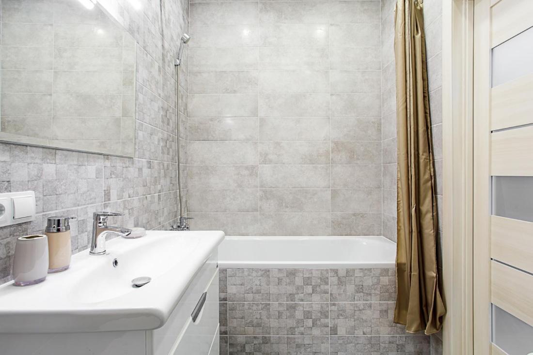 Ferienwohnung Аркадия.Новая Квартира В 32 Жемчужине!!! Odessa Exterior foto